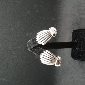 Vintage silver tone clip earrings